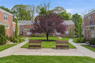 83 Edwards Street #2A, Roslyn Heights, NY 11577 - Photo 2
