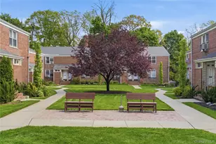 83 Edwards St, Roslyn Heights, NY 11577 - Photo 2