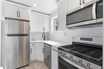 83 Edwards Street #2A, Roslyn Heights, NY 11577 - Photo 12