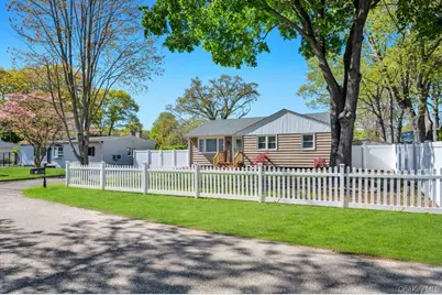59 Applegate Drive, Mastic, NY 11950 - Photo 4
