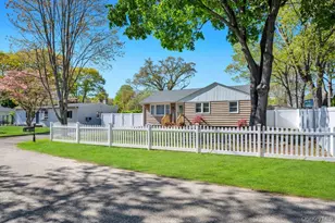59 Applegate Dr, Mastic, NY 11950 - Photo 4