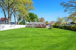 59 Applegate Dr, Mastic, NY 11950 - Photo 10