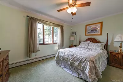 255 N Albany Avenue, Massapequa, NY 11758 - Photo 12