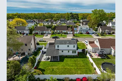 255 N Albany Avenue, Massapequa, NY 11758 - Photo 4