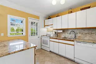 895 Iris Dr, Bellmore, NY 11710 - Photo 16