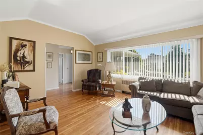 895 Iris Drive, Bellmore, NY 11710 - Photo 6