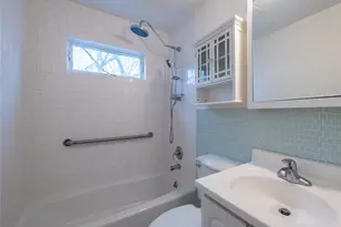 21 Marwood Rd N, Port Washington, NY 11050 - Photo 32