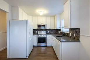 21 Marwood Rd N, Port Washington, NY 11050 - Photo 28