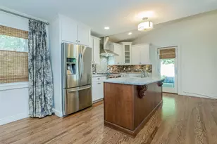21 Marwood Rd N, Port Washington, NY 11050 - Photo 8
