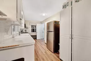 35 Orchard St, Merrick, NY 11566 - Photo 16
