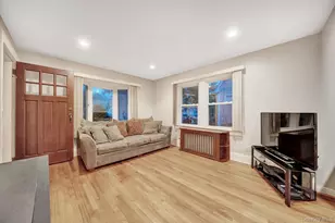 35 Orchard St, Merrick, NY 11566 - Photo 8