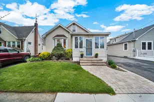 35 Orchard St, Merrick, NY 11566 - Photo 4