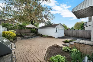 35 Orchard St, Merrick, NY 11566 - Photo 38