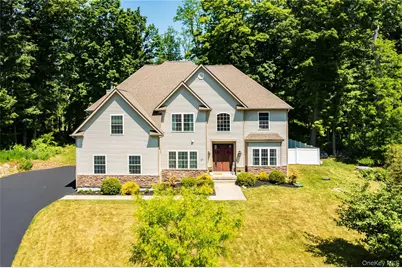 37 Biltmore Drive, Hopewell Junction, NY 12533 - Photo 2