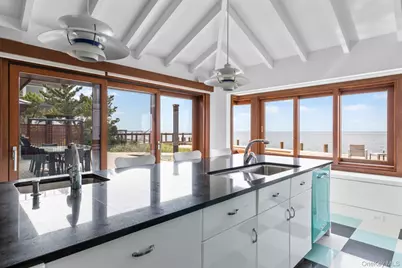 19 Bayview Walk, Ocean Beach, NY 11770 - Photo 18