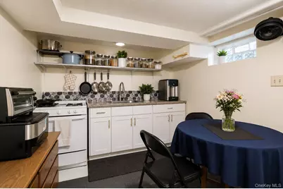 9121 110th Street, Richmond Hill, NY 11418 - Photo 10