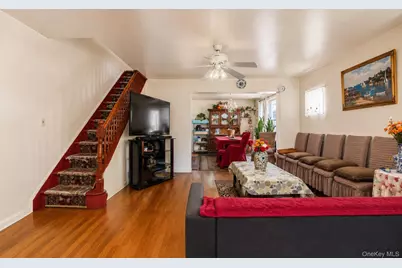 9121 110th Street, Richmond Hill, NY 11418 - Photo 2