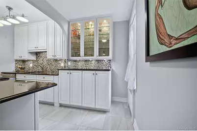 17 Gaynor Avenue #1D, Manhasset, NY 11030 - Photo 4