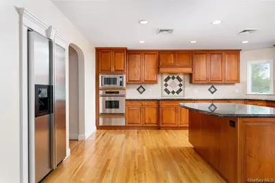 17 Youngs Lane, Setauket, NY 11733 - Photo 18