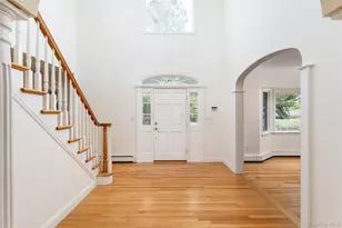 17 Youngs Ln, Setauket, NY 11733 - Photo 10
