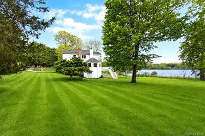 17 Youngs Lane, Setauket, NY 11733 - Photo 6