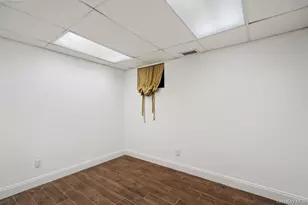 109 Foxwood Dr, Jericho, NY 11753 - Photo 30