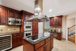 109 Foxwood Dr, Jericho, NY 11753 - Photo 2