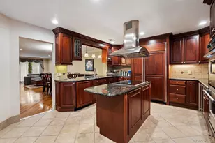 109 Foxwood Dr, Jericho, NY 11753 - Photo 10