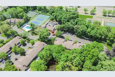 109 Foxwood Drive, Jericho, NY 11753 - Photo 38