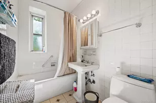 68-10 108th St, Forest Hills, NY 11375 - Photo 10