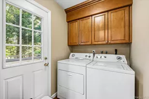 19 Fox Ln, Dix Hills, NY 11746 - Photo 18