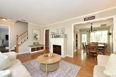 287 Charles Avenue, Massapequa Park, NY 11762 - Photo 6