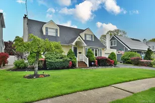 287 Charles Ave, Massapequa Park, NY 11762 - Photo 2