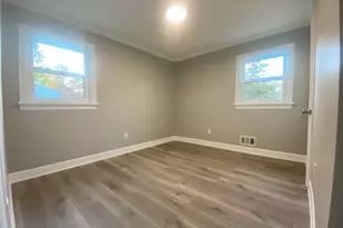 17 Berkeley Ave, Selden, NY 11784 - Photo 10
