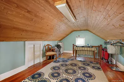 257-09 Pembroke Avenue, Great Neck, NY 11020 - Photo 20