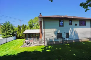 9 John St, Bethpage, NY 11714 - Photo 8
