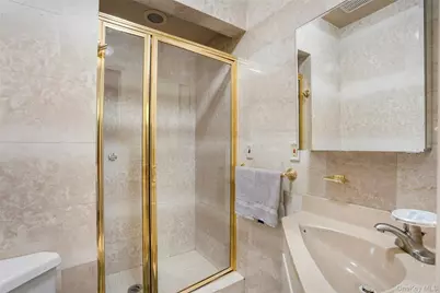 197 Coligni Avenue, New Rochelle, NY 10801 - Photo 16