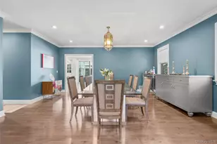 17 Clover Pl, New Rochelle, NY 10805 - Photo 12