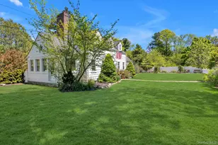 1 E Rogues Path, Huntington Station, NY 11746 - Photo 2