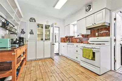62 Leaman Place, Lynbrook, NY 11563 - Photo 6