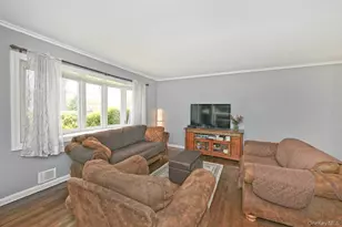 1254 Parkwood Dr, Merrick, NY 11566 - Photo 10