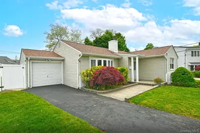 1254 Parkwood Drive, Merrick, NY 11566 - Photo 4