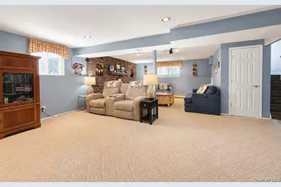 15 6th Avenue, Farmingdale, NY 11735 - Photo 10