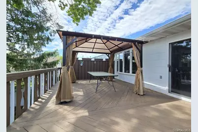 15 6th Avenue, Farmingdale, NY 11735 - Photo 8