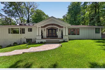 18 W Mall Drive, Huntington, NY 11743 - Photo 2