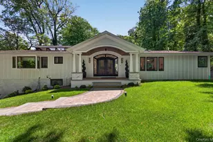 18 W Mall Dr, Huntington, NY 11743 - Photo 2