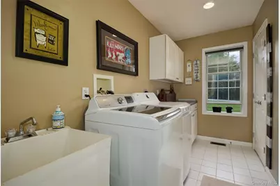 37 Angelo Boulevard, Poughkeepsie, NY 12603 - Photo 26