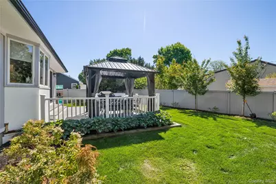 2 Sunderland Street, Melville, NY 11747 - Photo 36