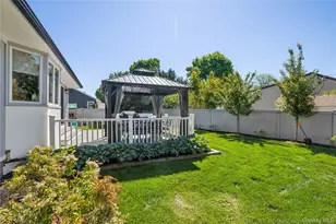 2 Sunderland St, Melville, NY 11747 - Photo 36