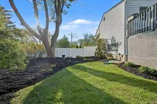 27 Frontier Ln, East Northport, NY 11731 - Photo 34
